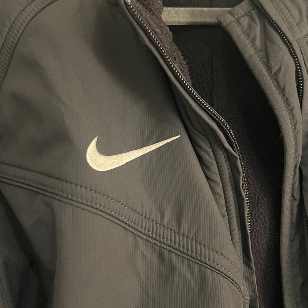 Nike Insulated Soft-shell Jacket - image 2